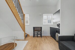 Huoneisto (One-Bedroom Apartment) | Ulkopuoli