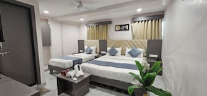 Double Room, City View | In-room safe, laptop workspace, iron/ironing board, WiFi (free) - Hotel Royal (Ahmedabad)