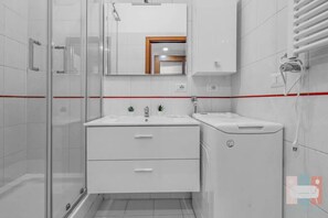 Hair dryer, towels, toilet paper - Vrbo Property (Milano)