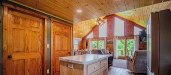 Forksville Hilltop Hideaway