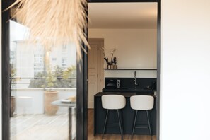 Deluxe-Apartment, 1 King-Bett, Stadtblick | Innenbereich
