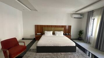 Family Room, Balcony, City View