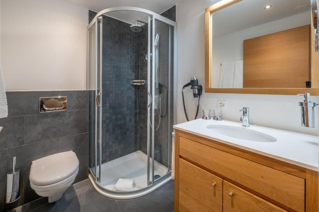Apartment, Balcony, City View | Bathroom