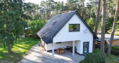 Exclusive Vacation Home on Lake Roofensee—Fireplace, Designer Kitchen, and Idyllic Natural Setting