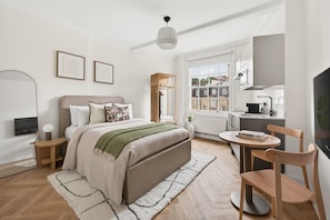 Huoneisto (Large Double Room)