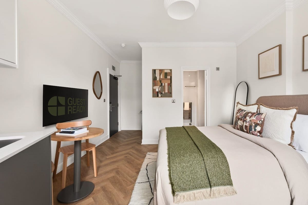 Apartment (Large Double Room) | Desk, laptop workspace, iron/ironing board, WiFi (free)