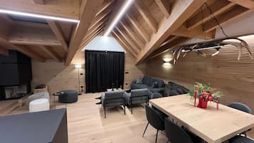 Apartment, 3 Bedrooms, Mountain View | Living area