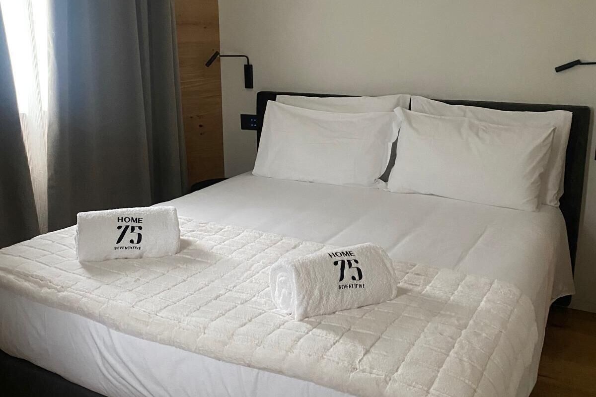 Home 1 | Tallelokero huoneessa, ilmainen Wi-Fi, vuodevaatteet