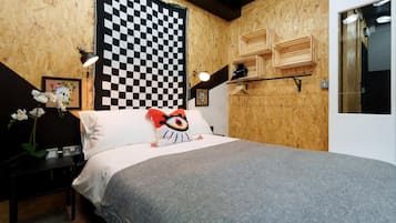 Apartment (One-Bedroom Apartment) | Iron/ironing board, WiFi (free), bed sheets