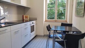 Unclassified image, 3 of 6, button - Modern Living with the Charm of Historic Buildings – Apartments by DASBREITEHOTEL in Basel (Basel)