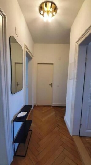 Interior - Modern Living with the Charm of Historic Buildings – Apartments by DASBREITEHOTEL in Basel (Basel)