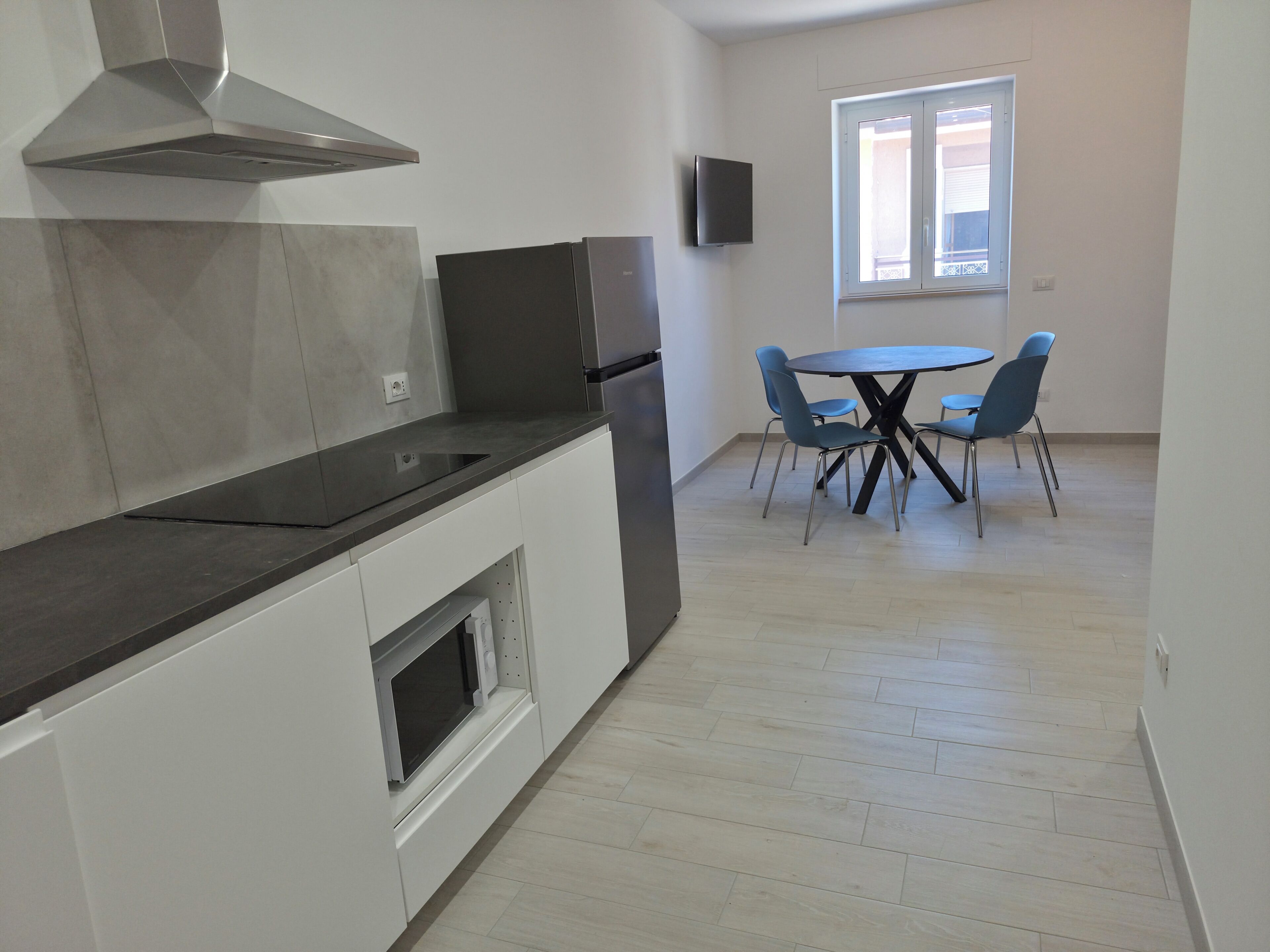 Appartement Confort | Cuisine privée | Réfrigérateur, surface de cuisson, lave-vaisselle, chaise haute