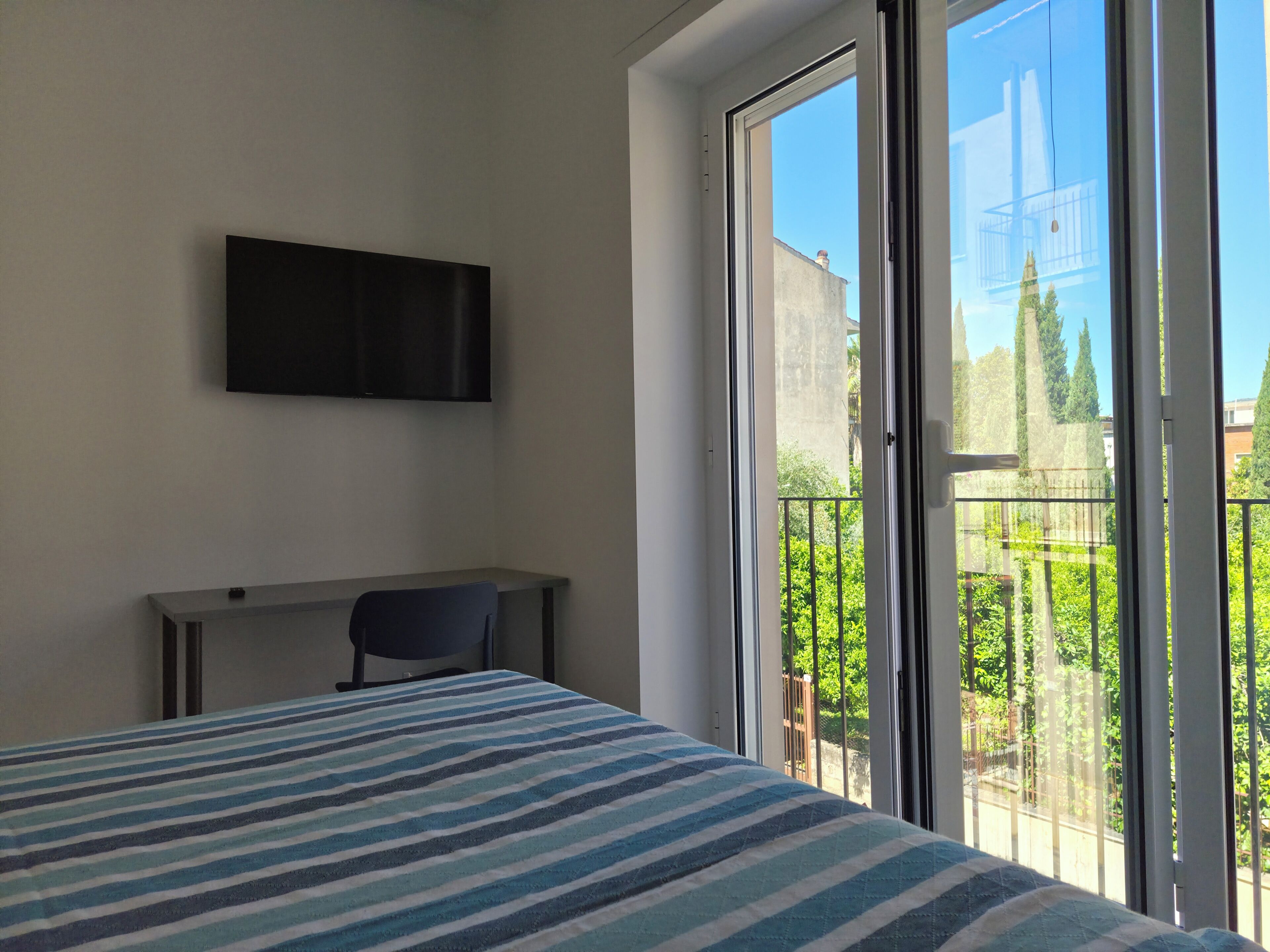 Appartement Confort | Bureau, espace de travail pour ordinateurs portables