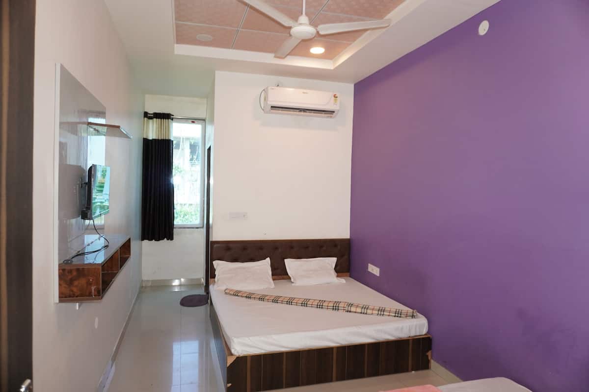 Economy Triple Room | Soundproofing, free WiFi