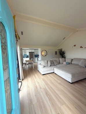 Living area - The Captains Quarters on the South End (Brigantine)
