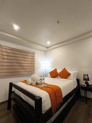 Iron/ironing board, internet, bed sheets - Modern Studio at Megatower 7 Walk to SM, Session Rd and Burnham Park (Baguio)