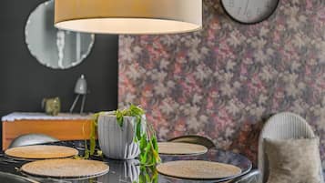 Apartment (One-Bedroom Apartment) | Desk, laptop workspace, iron/ironing board, WiFi (free)