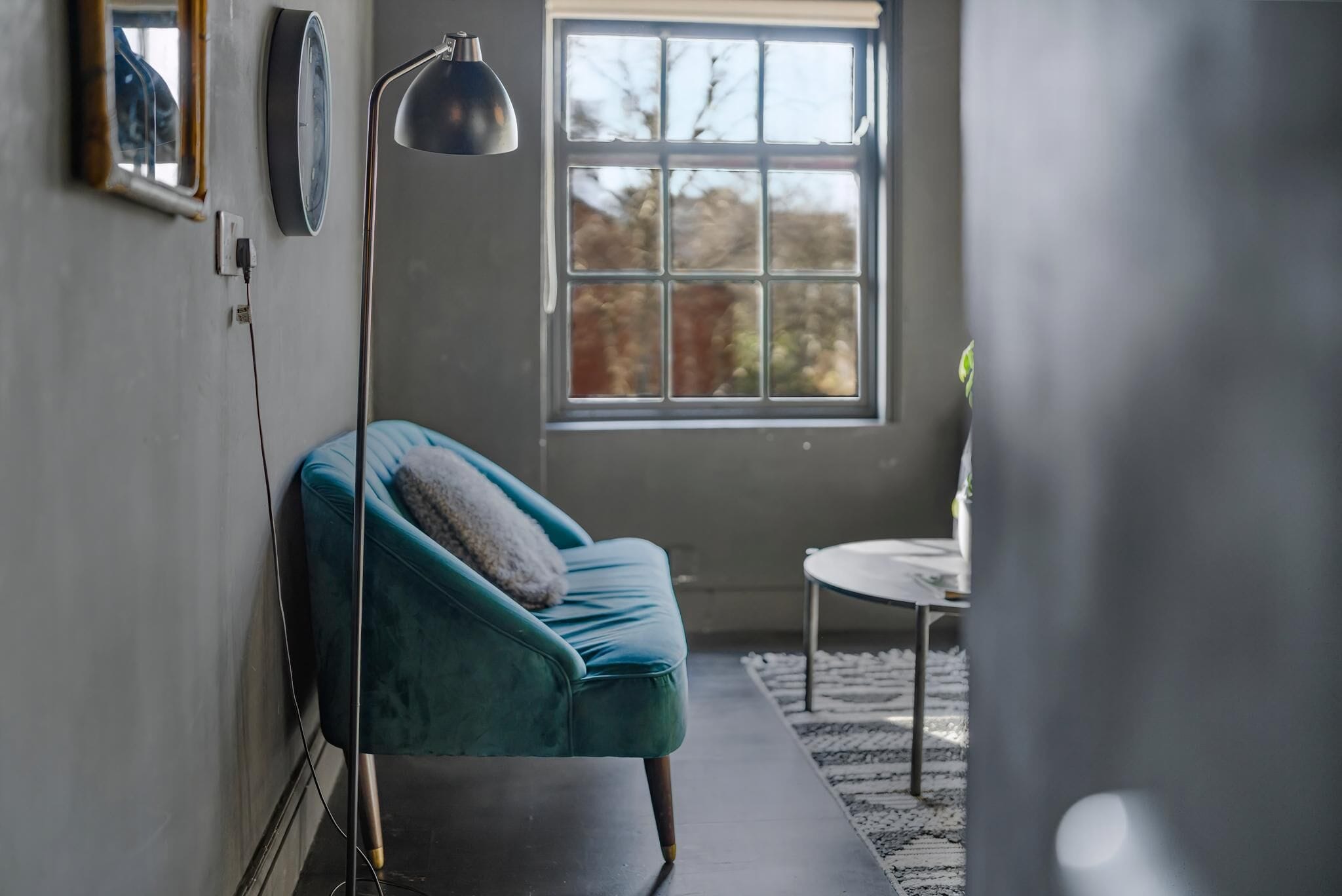 Apartment (One-Bedroom Apartment) | Schreibtisch, laptopgeeigneter Arbeitsplatz, Bügeleisen/Bügelbrett