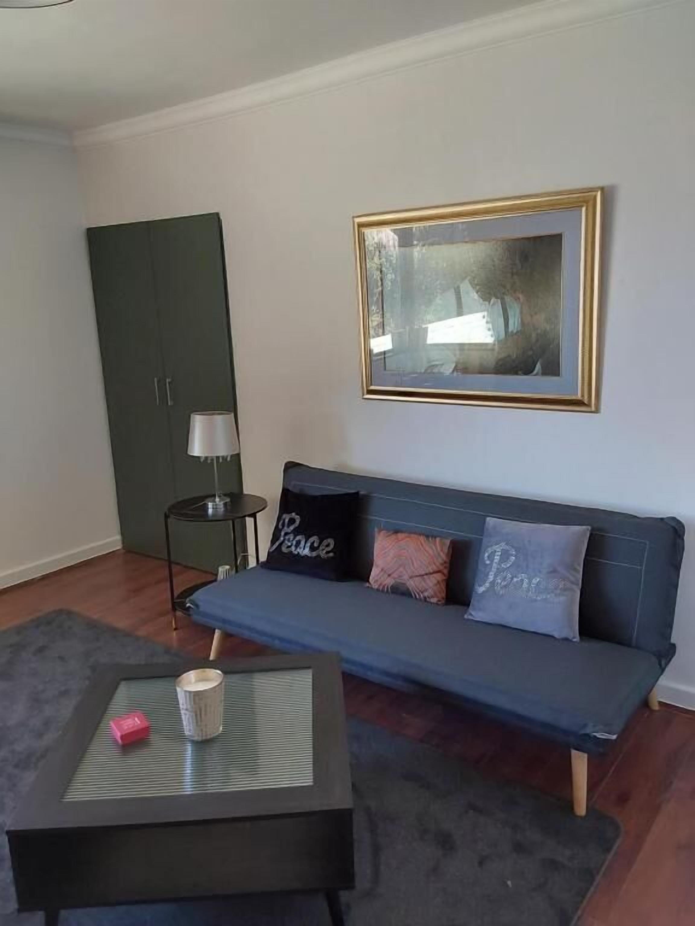 Apartment, 1 Bedroom, Balcony, City View | Living room