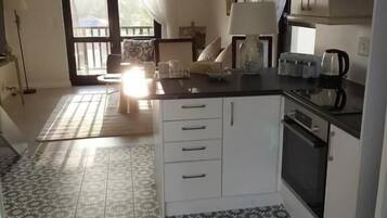 Apartemen, 1 kamar tidur, balkon, pemandangan kota | Interior