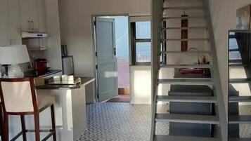 Apartment, 1 Bedroom, Balcony, City View | Interior