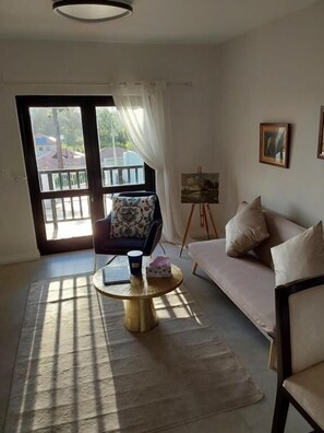 Apartament, 1 dormitori, balcó, vistes a la ciutat | Sala d'estar