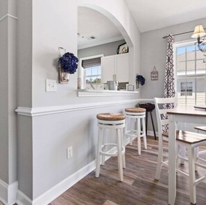 Dining - Barefoot Bliss-Updated 2 Bedroom, 2 Bathroom Retreat! Beach, Golf, Pools, More! (North Myrtle Beach)