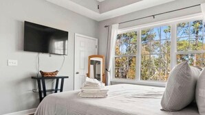 2 bedrooms, free WiFi, bed sheets - Barefoot Bliss-Updated 2 Bedroom, 2 Bathroom Retreat! Beach, Golf, Pools, More! (North Myrtle Beach)