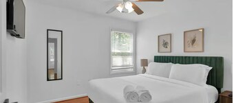 Spacious 5BR Home in the Heart of Alexandria 8 Min to DC & Pentagon Sleeps 12+