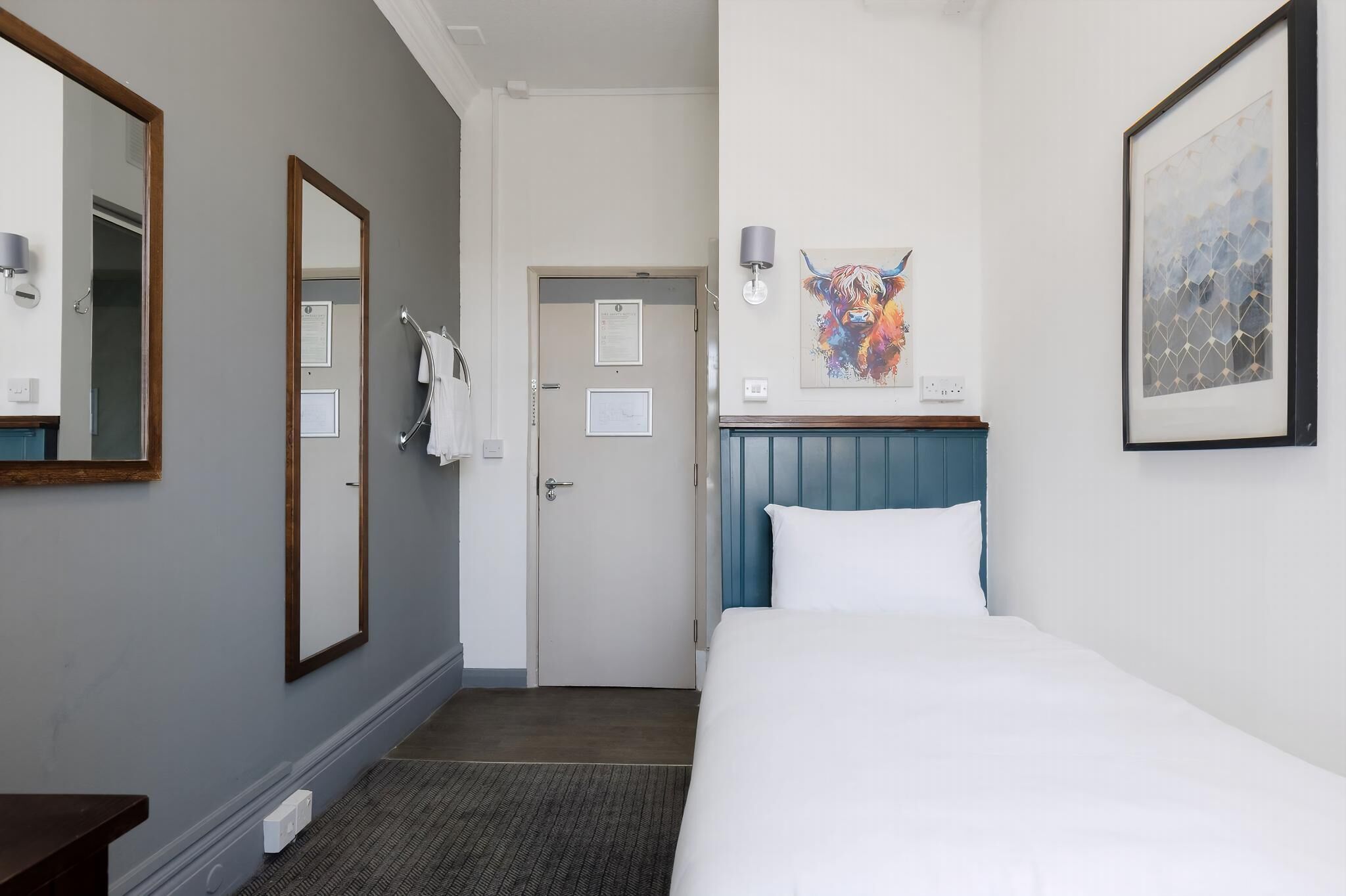 Apartment (Single Room with Shared Toilet) | Desk, free WiFi, bed sheets