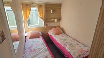 3 bedrooms, free WiFi, bed sheets