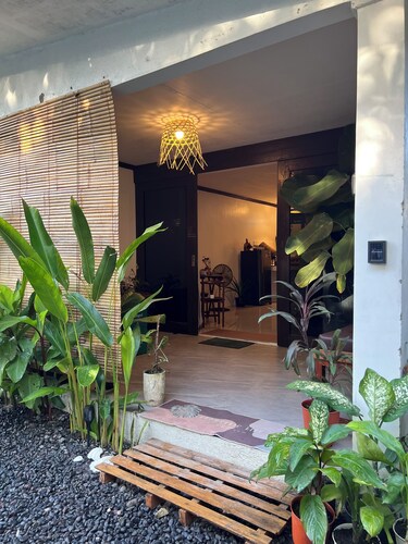 Private Boutique Studio in Central General Luna with Starlink WiFi
