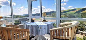Dining - Petrichor - charming coastal retreat close to the beach in Bantham, South Devon (Bantham)