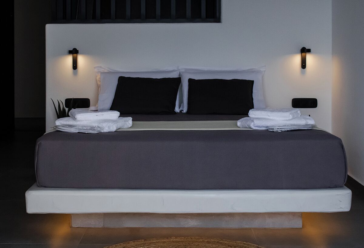 Deluxe Suite, Private Pool, Sea View | In-room safe, soundproofing, free WiFi, bed sheets