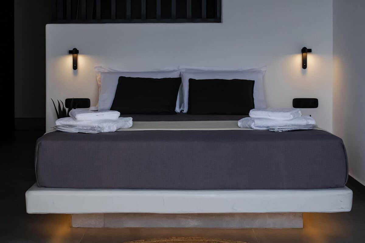 Deluxe Suite, Private Pool, Sea View | Caja de seguridad en la habitación, insonorización y wifi gratis