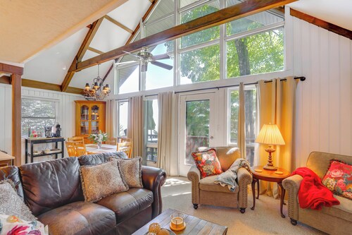 Decks, Mtn Views & Large Yard! Close to Slopes