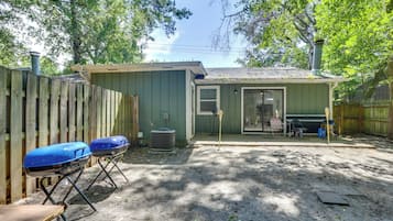 House (2 Bedrooms) | Front of property