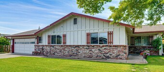 2-unit Family Combo, Walk to Downtown Sequim!