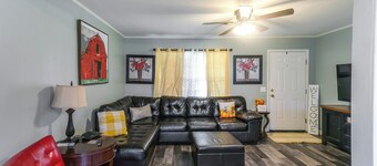 1 Mi to Dtwn! Quaint Vidalia Getaway w/ Patio