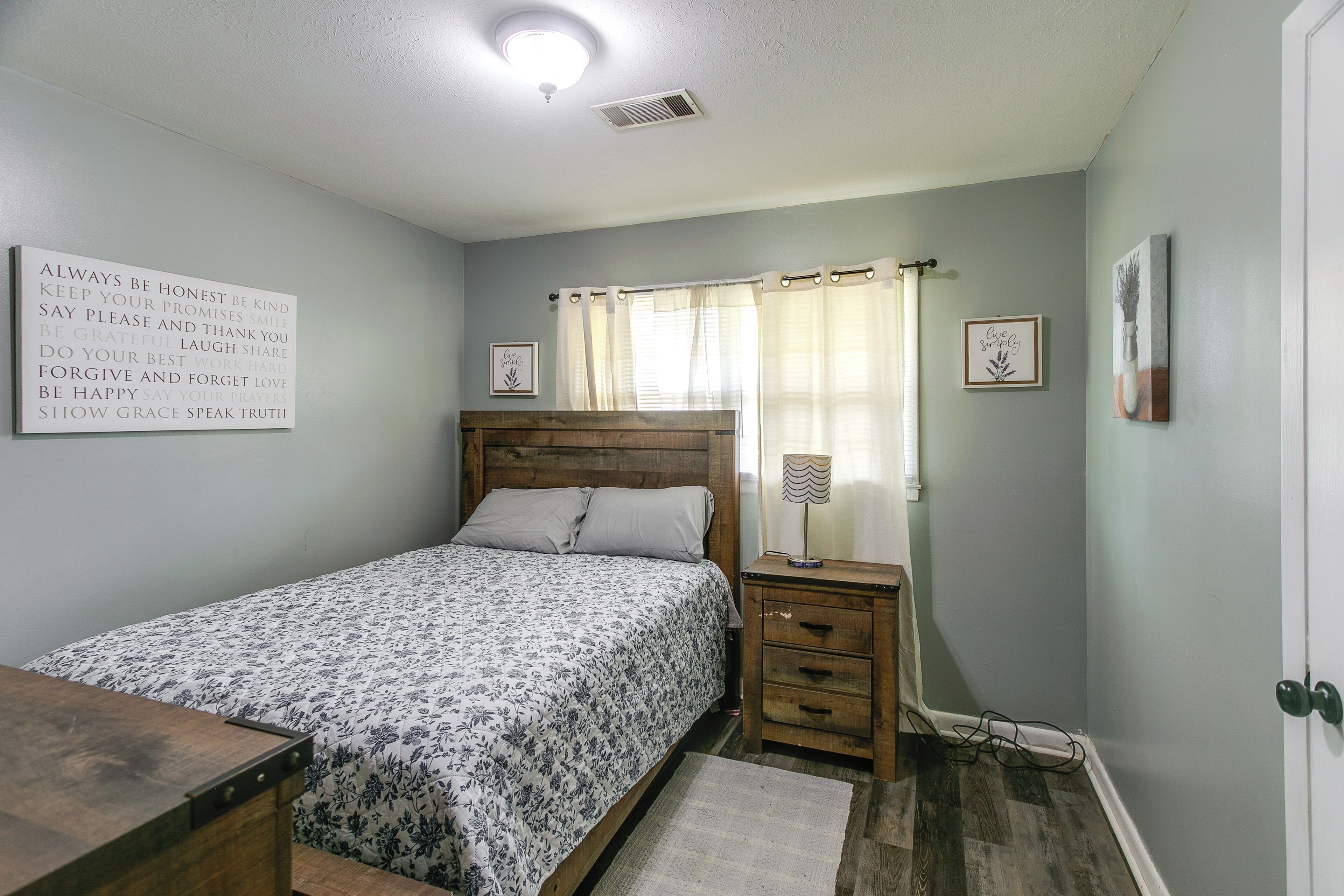 House (3 Bedrooms) | Interior