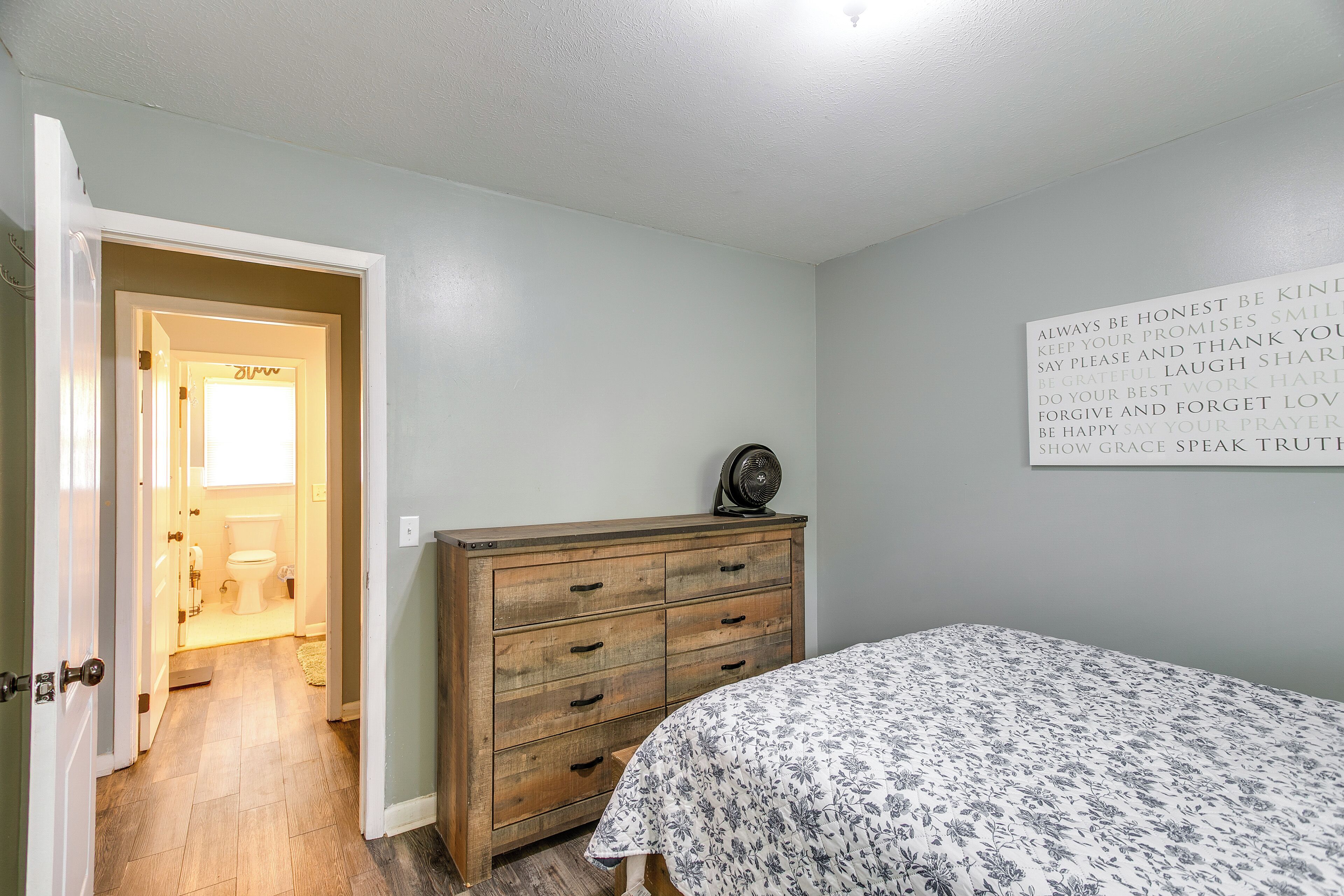 House (3 Bedrooms) | Interior