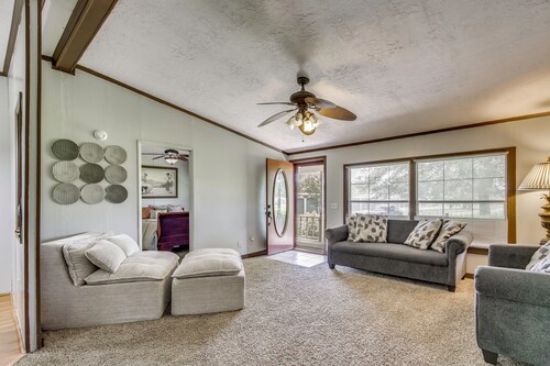 Family-friendly Burnsville Home w/ Yard