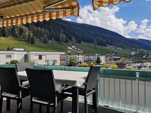 2 Schlafzimmer, Grosse Stube, Balkon.