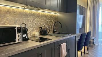 Deluxe Apartment | Private kitchen
