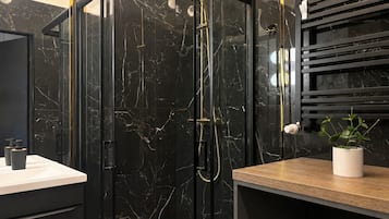 Deluxe-Apartment | Badezimmer