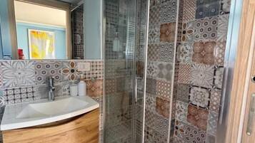Estudio Deluxe, vistas a la ciudad | Baño