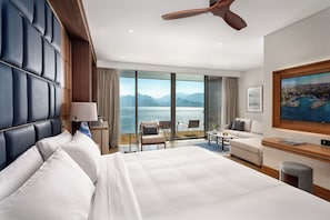 Deluxe Double Room, Balcony, Sea View | Premium bedding, minibar, in-room safe, laptop workspace - Divan Talya (Antalya)