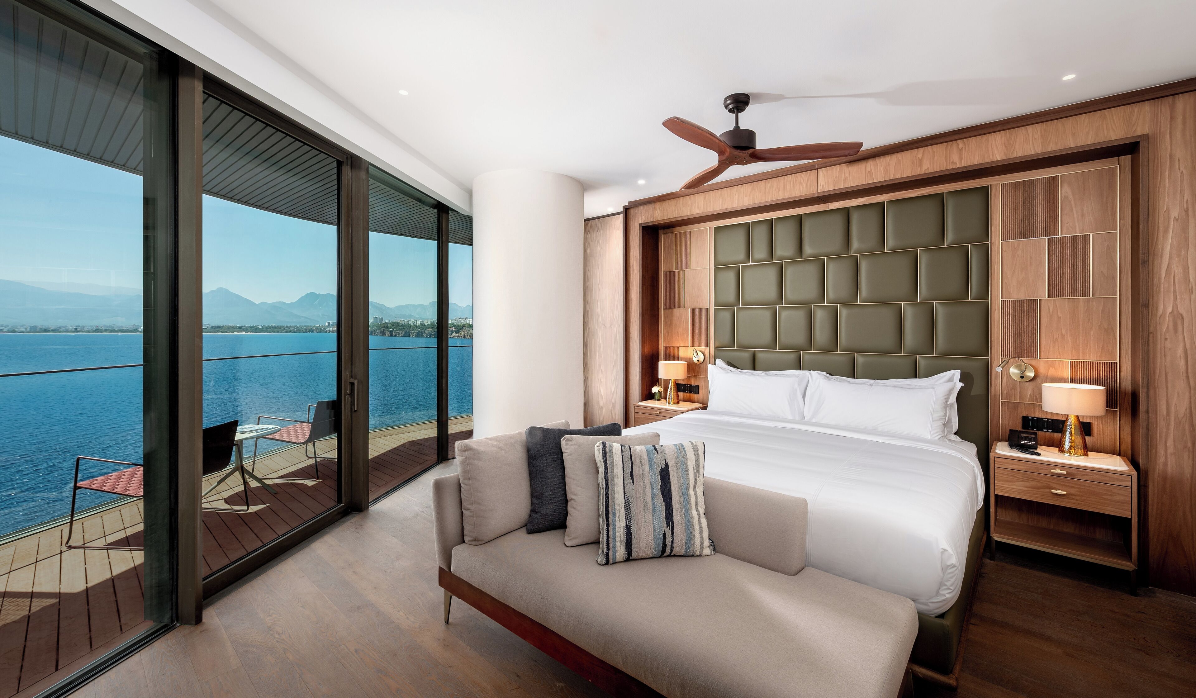Suite, Sea View, Corner | Premium bedding, minibar, in-room safe, laptop workspace