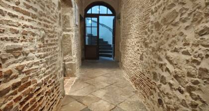 Medieval home in Historic Thiers/Views/Sleeps 14