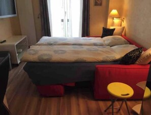 Room - Vrbo Property (Gambarogno)